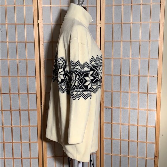 V Sport cozy pullover for winter, size Medium - Picture 2 of 7